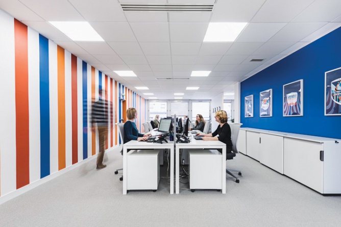 廣州海博裝修公司,色彩空間辦公室設(shè)計,廣州辦公室裝修,海博裝飾.jpg 廣州海博裝修公司,色彩空間辦公室設(shè)計,廣州辦公室裝修,海博裝飾.jpg