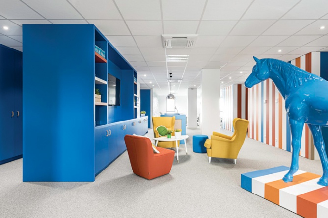 廣州海博裝修公司,色彩空間辦公室設(shè)計,廣州辦公室裝修,海博裝飾.jpg 廣州海博裝修公司,色彩空間辦公室設(shè)計,廣州辦公室裝修,海博裝飾.jpg