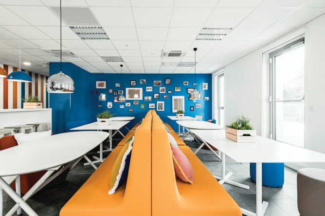 廣州海博裝修公司,色彩空間辦公室設(shè)計,廣州辦公室裝修,海博裝飾.jpg 廣州海博裝修公司,色彩空間辦公室設(shè)計,廣州辦公室裝修,海博裝飾.jpg