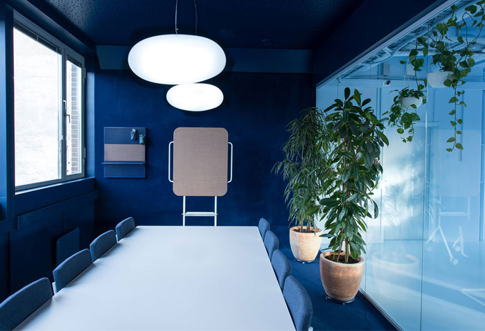 冷藍(lán)色調(diào)辦公室裝修設(shè)計(jì).jpg 冷藍(lán)色調(diào)辦公室裝修設(shè)計(jì).jpg