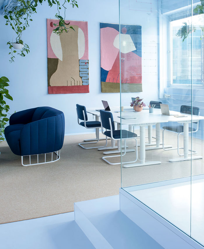 冷藍(lán)色調(diào)辦公室裝修設(shè)計(jì).jpg 冷藍(lán)色調(diào)辦公室裝修設(shè)計(jì).jpg