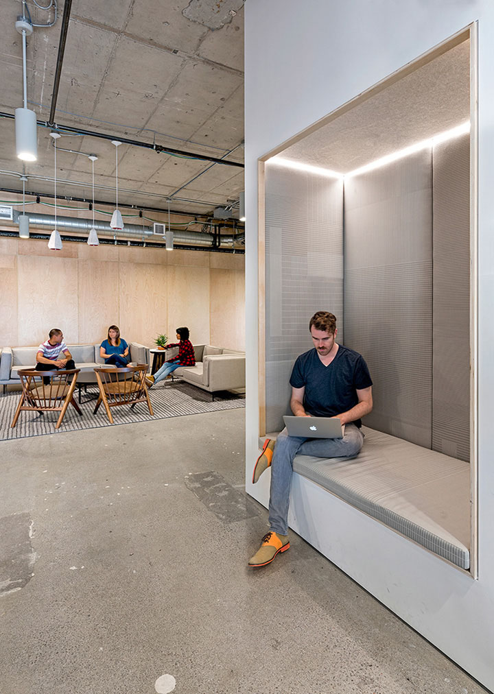 現(xiàn)代簡約風格辦公室裝修設計.jpg 現(xiàn)代簡約風格辦公室裝修設計.jpg